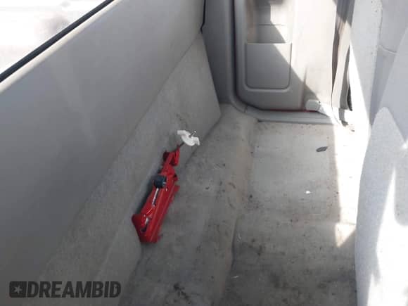 2003 Chevrolet S-10 LS с VIN 1GCCS19X638147572, выставлен на аукционе IAAI как лот 42533746 с пробегом Не указан миль и . История ставок и продаж доступна на DreamBid. Изображение 8.