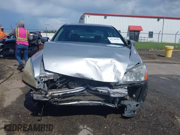 2005 Honda Accord EX-L с VIN 1HGCM66855A004226, выставлен на аукционе IAAI как лот 42748586 с пробегом 278 029 миль миль и . История ставок и продаж доступна на DreamBid. Изображение 13.