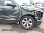 2019 Ram 1500 Limited z VIN 1C6SRFHT6KN773195, wystawiony jako IAAI lot #42421233 z przebiegiem 82 506 mil mil oraz . Historia ofert i sprzedaży dostępna na DreamBid. Obrazek 18.