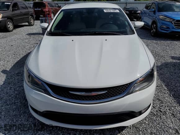 2016 Chrysler 200 Touring with VIN 1C3CCCFB5GN189275, listed as a Copart auction lot 68421985 with 86,220 mi miles and Salvage title. Bid and sale history available at DreamBid. Image 5.