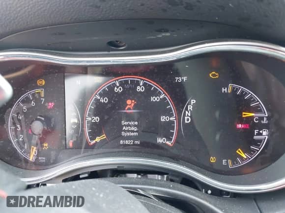 2018 Jeep Grand Cherokee Trailhawk z VIN 1C4RJFLG4JC241057, wystawiony jako IAAI lot #42416590 z przebiegiem 81 822 mil mil oraz . Historia ofert i sprzedaży dostępna na DreamBid. Obrazek 7.