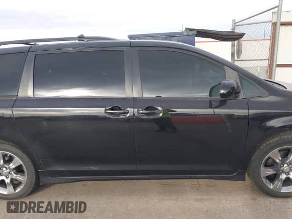 2011 Toyota Sienna SE with VIN 5TDXK3DC7BS107805, listed as a IAAI auction lot 43515503 with Not provided miles and . Bid and sale history available at DreamBid. Image 12.