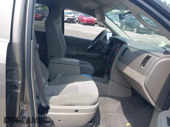 2005 Dodge Durango SLT with VIN 1D4HB48N05F510716, listed as a IAAI auction lot 42675423 with 149,868 mi miles and . Bid and sale history available at DreamBid. Image 5.