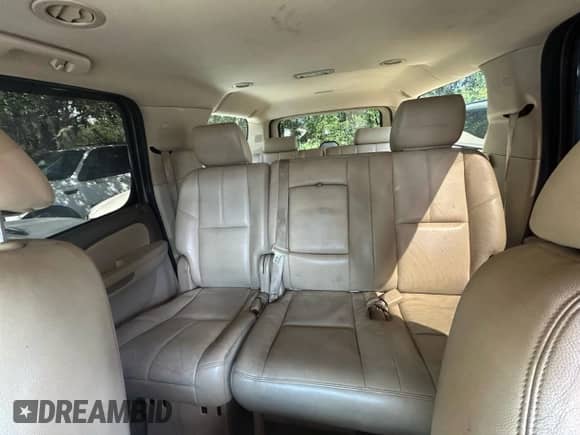 2013 Chevrolet Suburban LT с VIN 1GNSCJE02DR143930, выставлен на аукционе Copart как лот 86322005 с пробегом 227 421 миль миль и Чистый • Clean title. История ставок и продаж доступна на DreamBid. Изображение 15.