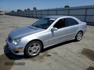 2002 Mercedes-Benz C AMG z VIN WDBRF65JX2F142932, wystawiony jako Copart lot #56561925 z przebiegiem 191 142 mil mil oraz Szkoda całkowita • Salvage title. Historia ofert i sprzedaży dostępna na DreamBid. Obrazek 1.
