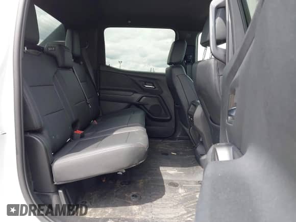 2024 Chevrolet Silverado EV Work Truck с VIN 1GC10VEL6RU201587, выставлен на аукционе IAAI как лот 41972696 с пробегом Не указан миль и . История ставок и продаж доступна на DreamBid. Изображение 8.