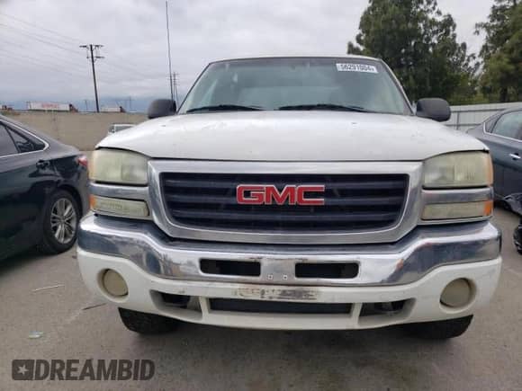 2003 GMC Sierra 1500 SLE with VIN 2GTEK19T631219637, listed as a Copart auction lot 60207895 with 332,299 mi miles and Clean title. Bid and sale history available at DreamBid. Image 5.