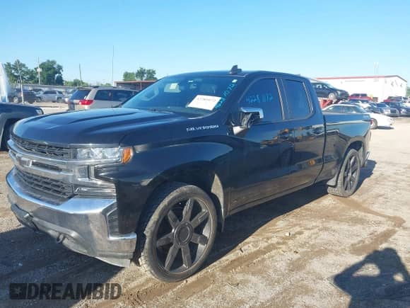 2020 Chevrolet Silverado 1500 LT with VIN 1GCRYDED9LZ251134, listed as a IAAI auction lot 42281072 with 124,274 mi miles and . Bid and sale history available at DreamBid. Image 2.