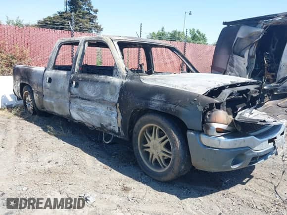2006 GMC Sierra 1500 SL z VIN 2GTEC13V461343983, wystawiony jako IAAI lot #42374701 z przebiegiem Nie podano mil oraz . Historia ofert i sprzedaży dostępna na DreamBid. Obrazek 1.