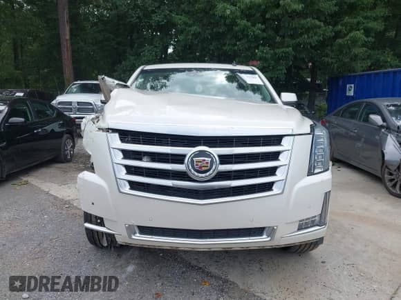 2015 Cadillac Escalade ESV Luxury with VIN 1GYS3HKJ0FR179756, listed as a IAAI auction lot 42597381 with 129,682 mi miles and . Bid and sale history available at DreamBid. Image 12.
