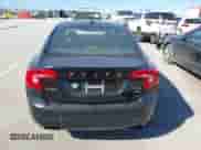 2015 Volvo S60 T5 Premier с VIN YV1612TK4F2356751, выставлен на аукционе IAAI как лот 41666654 с пробегом Не указан миль и . История ставок и продаж доступна на DreamBid. Изображение 16.
