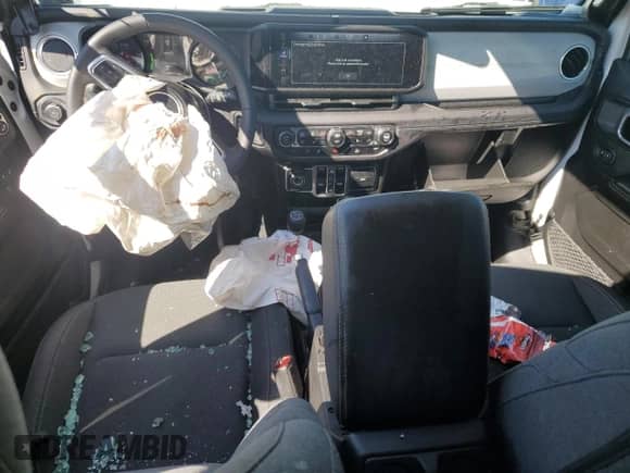 2024 Jeep Wrangler Sahara with VIN 1C4RJXP69RW276890, listed as a Copart auction lot 81291715 with 31,296 mi miles and Salvage title. Bid and sale history available at DreamBid. Image 8.