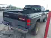 1998 Dodge 1500 z VIN 1B7HF13Z5WJ170522, wystawiony jako IAAI lot #42247039 z przebiegiem 287 461 mil mil oraz . Historia ofert i sprzedaży dostępna na DreamBid. Obrazek 4.