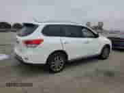 2016 Nissan Pathfinder SV z VIN 5N1AR2MM6GC643136, wystawiony jako Copart lot #81820325 z przebiegiem 124 003 mil mil oraz Czysty tytuł • Clean title. Historia ofert i sprzedaży dostępna na DreamBid. Obrazek 3.