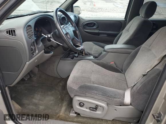 2003 Chevrolet TrailBlazer EXT LT z VIN 1GNET16SX36126919, wystawiony jako Copart lot #82130895 z przebiegiem 139 103 mil mil oraz Szkoda całkowita • Salvage title. Historia ofert i sprzedaży dostępna na DreamBid. Obrazek 7.