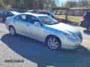 2007 Lexus ES 330 z VIN JTHBJ46G972114707, wystawiony jako IAAI lot #43483625 z przebiegiem 237 593 mil mil oraz . Historia ofert i sprzedaży dostępna na DreamBid. Obrazek 1.