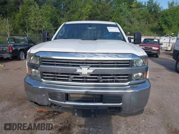 2018 Chevrolet Silverado 2500HD Work Truck z VIN 1GC1CUEG8JF187480, wystawiony jako IAAI lot #42976777 z przebiegiem 170 850 mil mil oraz . Historia ofert i sprzedaży dostępna na DreamBid. Obrazek 12.