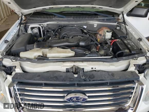 2006 Ford Explorer XLT z VIN 1FMEU73856UA60311, wystawiony jako Copart lot #67998975 z przebiegiem 208 603 mil mil oraz Nie do naprawy • Non repairable. Historia ofert i sprzedaży dostępna na DreamBid. Obrazek 12.