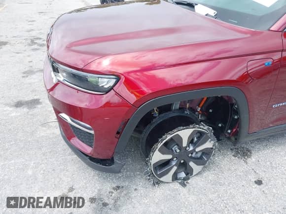 2024 Jeep Grand Cherokee with VIN 1C4RJYB68RC124856, listed as a IAAI auction lot 43199898 with 27,864 mi miles and . Bid and sale history available at DreamBid. Image 17.