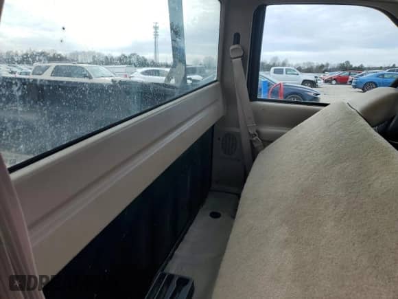 1996 GMC Sierra 1500 с VIN 1GTEC14W4TZ530991, выставлен на аукционе Copart как лот 43783425 с пробегом 243 467 миль миль и Списание • Salvage title. История ставок и продаж доступна на DreamBid. Изображение 11.