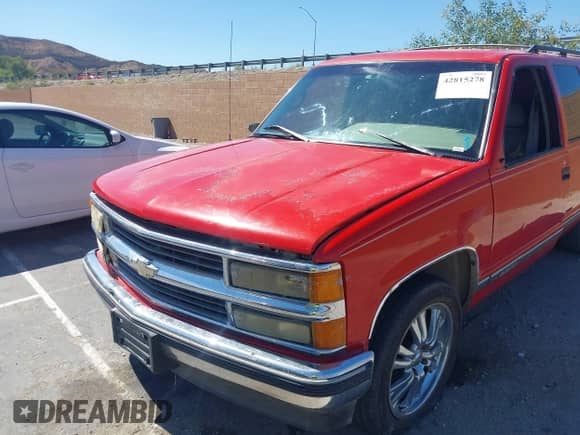 1996 Chevrolet Suburban с VIN 3GNEC16R7TG126677, выставлен на аукционе IAAI как лот 42815278 с пробегом 243 454 миль миль и . История ставок и продаж доступна на DreamBid. Изображение 6.
