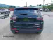 2018 Jeep Compass Trailhawk z VIN 3C4NJDDB1JT451464, wystawiony jako IAAI lot #42674943 z przebiegiem 114 704 mil mil oraz . Historia ofert i sprzedaży dostępna na DreamBid. Obrazek 16.