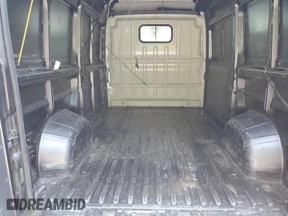 2018 Ram ProMaster Cargo z VIN 3C6TRVCG9JE124891, wystawiony jako Copart lot #58913345 z przebiegiem 89 285 mil mil oraz Szkoda całkowita • Salvage title. Historia ofert i sprzedaży dostępna na DreamBid. Obrazek 10.