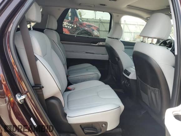 2024 Hyundai Palisade SEL с VIN KM8R4DGE6RU775411, выставлен на аукционе Copart как лот 70783664 с пробегом 2 524 миль миль и Списание • Salvage title. История ставок и продаж доступна на DreamBid. Изображение 11.