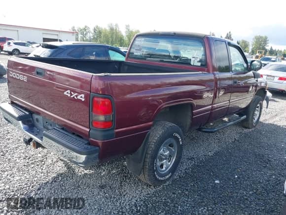 2000 Dodge 1500 with VIN 3B7HF13Z9YG138645, listed as a IAAI auction lot 42298492 with 138,898 mi miles and . Bid and sale history available at DreamBid. Image 4.