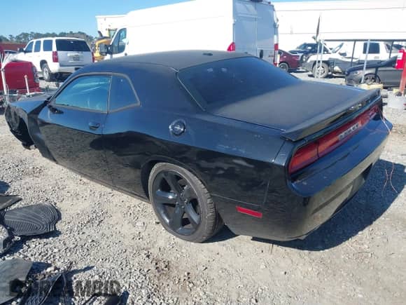 2014 Dodge Challenger R/T Plus with VIN 2C3CDYBT2EH274265, listed as a IAAI auction lot 41845052 with 120,290 mi miles and . Bid and sale history available at DreamBid. Image 3.