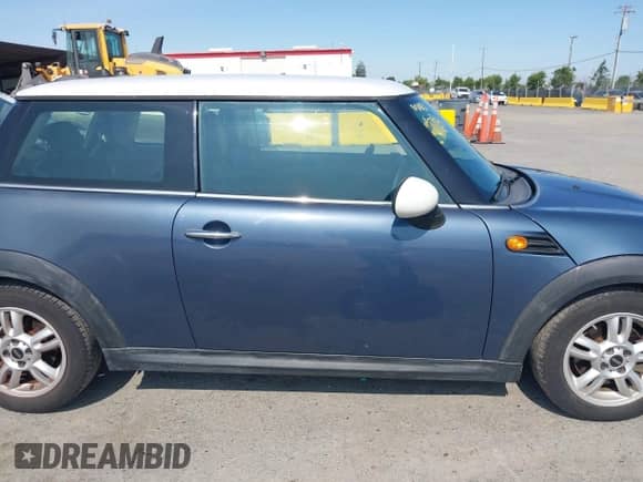 2011 MINI Hardtop with VIN WMWSU3C52BT091518, listed as a IAAI auction lot 42538726 with 120,384 mi miles and . Bid and sale history available at DreamBid. Image 13.