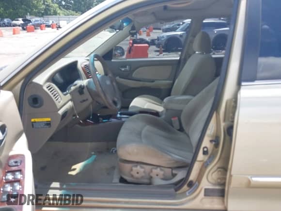 2004 Hyundai Sonata GLS with VIN KMHWF35H84A949445, listed as a IAAI auction lot 42625773 with 214,665 mi miles and . Bid and sale history available at DreamBid. Image 5.