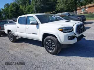 2023 Toyota Tacoma SR5 z VIN 3TYDZ5BN3PT025631, wystawiony jako IAAI lot #42988191 z przebiegiem 55 750 mil mil oraz . Historia ofert i sprzedaży dostępna na DreamBid. Obrazek 1.