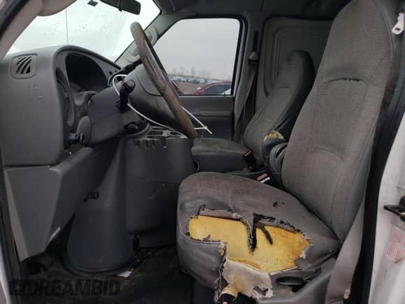 2003 Ford Econoline Cargo с VIN 1FTNE24L93HB95240, выставлен на аукционе Copart как лот 43347625 с пробегом 220 538 миль миль и Списание • Salvage title. История ставок и продаж доступна на DreamBid. Изображение 7.