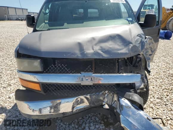 2006 Chevrolet Express Passenger с VIN 1GAHG39U661203198, выставлен на аукционе Copart как лот 56530785 с пробегом 207 997 миль миль и Списание • Salvage title. История ставок и продаж доступна на DreamBid. Изображение 12.