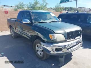 2001 Toyota Tundra SR5 with VIN 5TBRN34181S182258, listed as a IAAI auction lot 43023192 with 186,774 mi miles and . Bid and sale history available at DreamBid. Image 1.