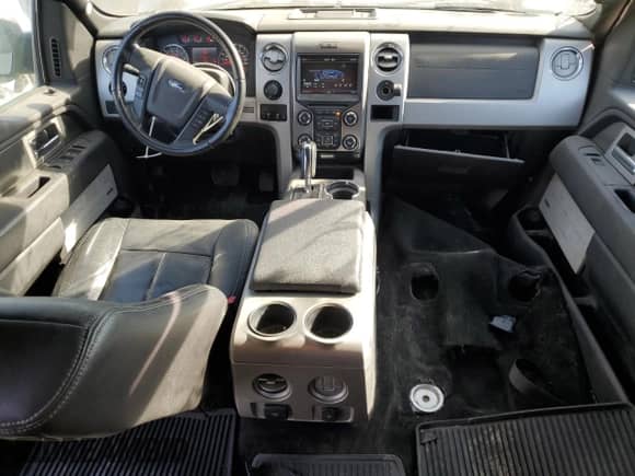 2013 Ford F-150 XL z VIN 1FTFW1ET6DFC91110, wystawiony jako Copart lot #85163285 z przebiegiem 201 991 mil mil oraz Czysty tytuł • Clean title. Historia ofert i sprzedaży dostępna na DreamBid. Obrazek 8.