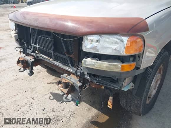 2006 GMC Sierra 1500 SLE1 z VIN 2GTEK19B261264327, wystawiony jako IAAI lot #42161758 z przebiegiem 101 091 mil mil oraz . Historia ofert i sprzedaży dostępna na DreamBid. Obrazek 6.