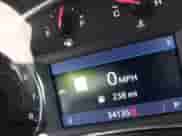 2022 Chevrolet Equinox RS z VIN 2GNAXWEV0N6130504, wystawiony jako IAAI lot #42761698 z przebiegiem 34 135 mil mil oraz . Historia ofert i sprzedaży dostępna na DreamBid. Obrazek 15.