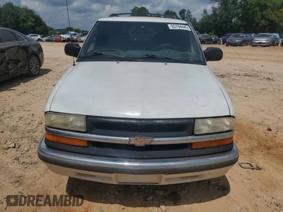 2001 Chevrolet Blazer LT with VIN 1GNCS13W912139912, listed as a Copart auction lot 65794445 with 355,378 mi miles and Salvage title. Bid and sale history available at DreamBid. Image 5.