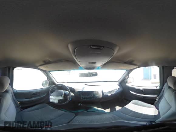 2001 Ford F-150 XL с VIN 1FTZX17271NB62308, выставлен на аукционе IAAI как лот 42908541 с пробегом 109 615 миль миль и . История ставок и продаж доступна на DreamBid. Изображение 18.