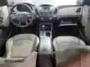 2015 Hyundai Tucson GLS z VIN KM8JTCAF8FU070021, wystawiony jako Copart lot #84802465 z przebiegiem 143 195 mil mil oraz Czysty tytuł • Clean title. Historia ofert i sprzedaży dostępna na DreamBid. Obrazek 8.