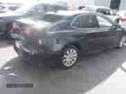 2020 Toyota Camry LE z VIN 4T1C11AK2LU880546, wystawiony jako IAAI lot #43158555 z przebiegiem 276 695 mil mil oraz . Historia ofert i sprzedaży dostępna na DreamBid. Obrazek 4.