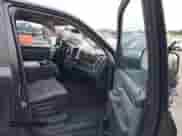 2020 Ram 1500 Big Horn z VIN 1C6SRFMT9LN111635, wystawiony jako IAAI lot #41123304 z przebiegiem 44 804 mil mil oraz . Historia ofert i sprzedaży dostępna na DreamBid. Obrazek 5.