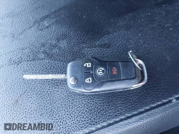 2019 Ford F-150 XLT z VIN 1FTEW1EP0KKD88077, wystawiony jako IAAI lot #43125919 z przebiegiem 80 967 mil mil oraz . Historia ofert i sprzedaży dostępna na DreamBid. Obrazek 11.