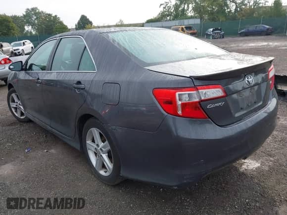 2014 Toyota Camry SE z VIN 4T1BF1FK4EU314283, wystawiony jako IAAI lot #43296842 z przebiegiem 112 528 mil mil oraz . Historia ofert i sprzedaży dostępna na DreamBid. Obrazek 3.