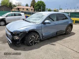 2022 Hyundai Ioniq 5 SE с VIN KM8KMDAF1NU087975, выставлен на аукционе Copart как лот 63912505 с пробегом 16 974 миль миль и Списание • Salvage title. История ставок и продаж доступна на DreamBid. Изображение 1.