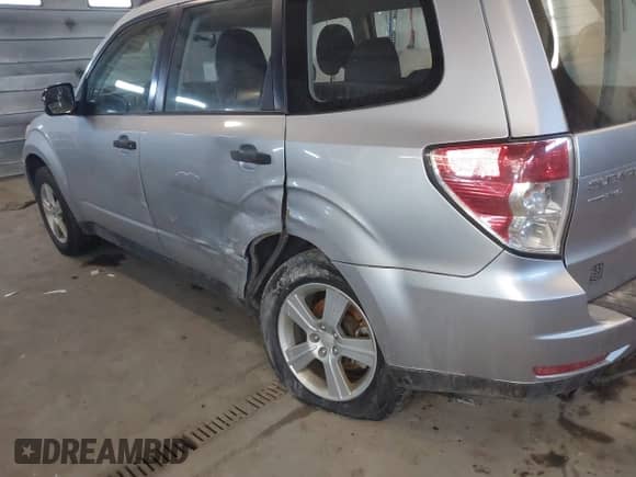 2013 Subaru Forester X z VIN JF2SHABC6DG424991, wystawiony jako IAAI lot #41638591 z przebiegiem 152 047 mil mil oraz . Historia ofert i sprzedaży dostępna na DreamBid. Obrazek 6.