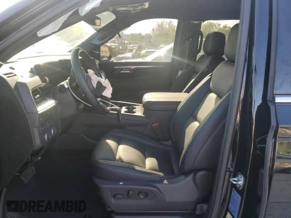 2025 Chevrolet Suburban с VIN 1GNS6BRD6SR267500, выставлен на аукционе Copart как лот 63827715 с пробегом 3 776 миль миль и Списание • Salvage title. История ставок и продаж доступна на DreamBid. Изображение 7.