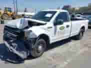 2018 Ford F-150 XL z VIN 1FTMF1CB2JKC34648, wystawiony jako IAAI lot #43102300 z przebiegiem 85 064 mil mil oraz . Historia ofert i sprzedaży dostępna na DreamBid. Obrazek 18.